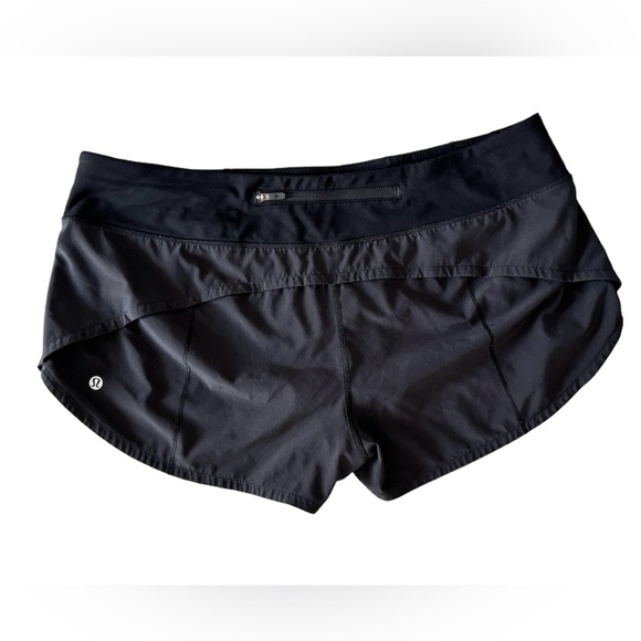 Speed Up Low-Rise Lined Short 2.5”.
Color: Black
Size: 12 - Picture 2 of 5